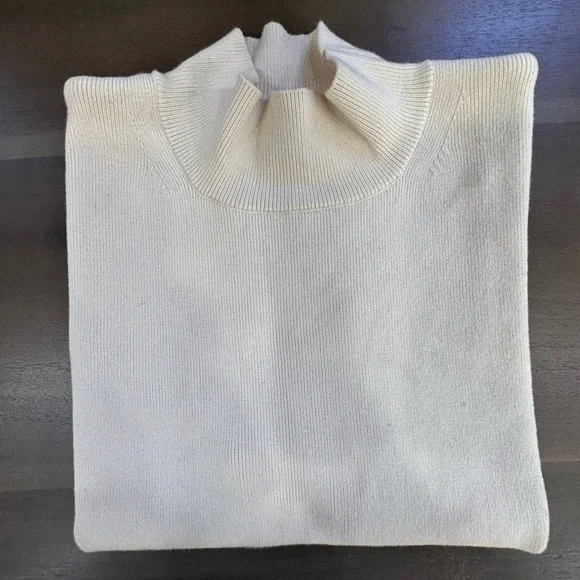 Sleeveless Mock-Neck Sweater - 100% cotton - Picture 3 of 4